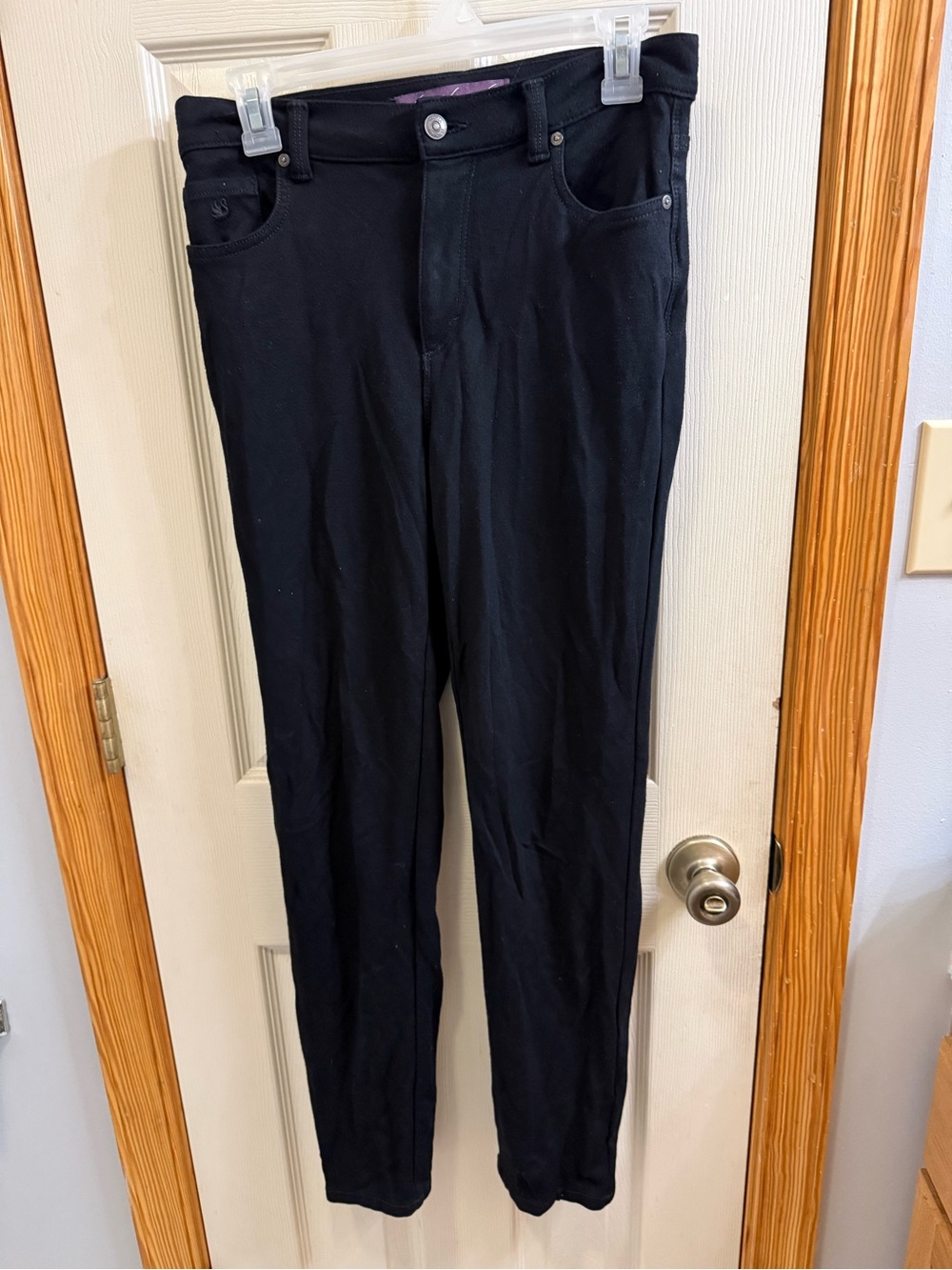Gloria Vanderbilt ‘Amanda’ Black Women's Stretch Slim Trousers